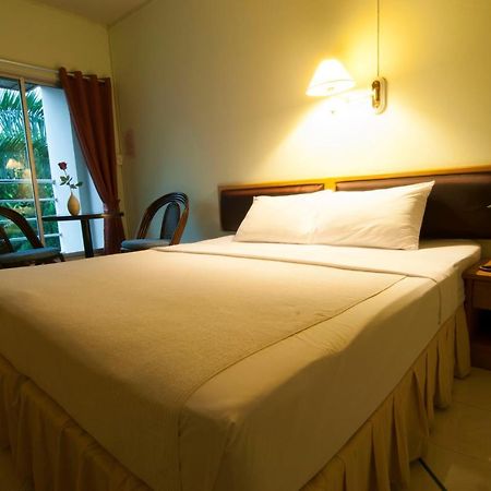 Boonthavon Aparthotel Chiang Mai Bagian luar foto