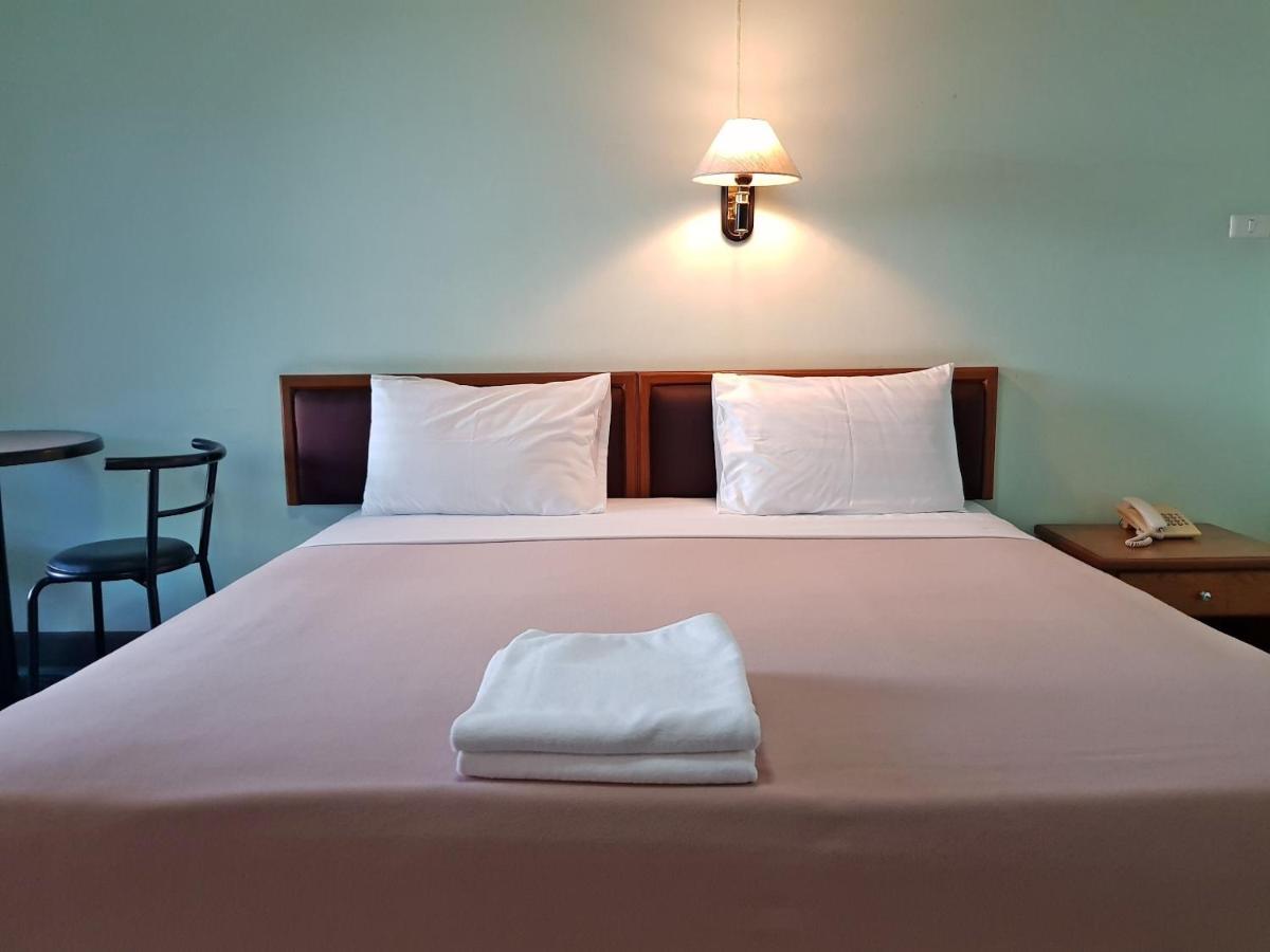 Boonthavon Aparthotel Chiang Mai Bagian luar foto